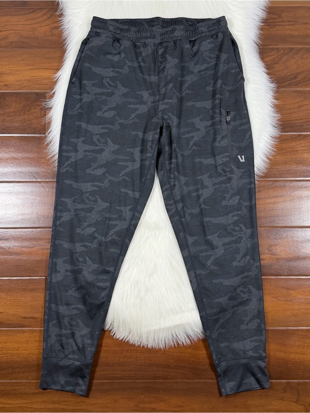 Vuori Men's Size Medium Camo Sunday Performance Jogger Pants V416